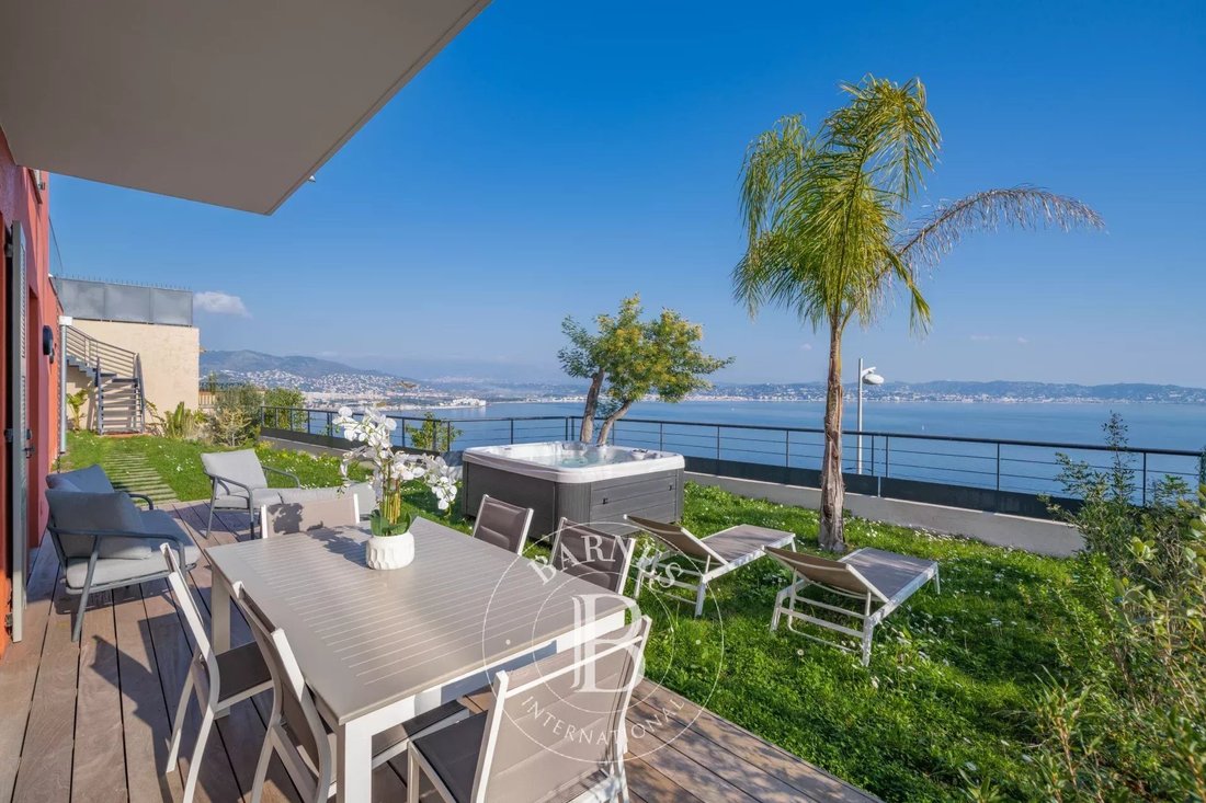 Apartment in Théoule-sur-Mer, Provence-Alpes-Côte d'Azur, France 1 - 17373619