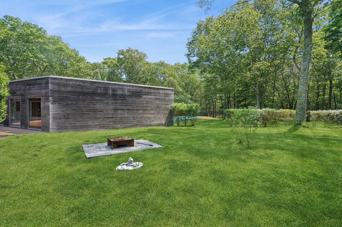 Springs, New York, United States 4 - 17373847
