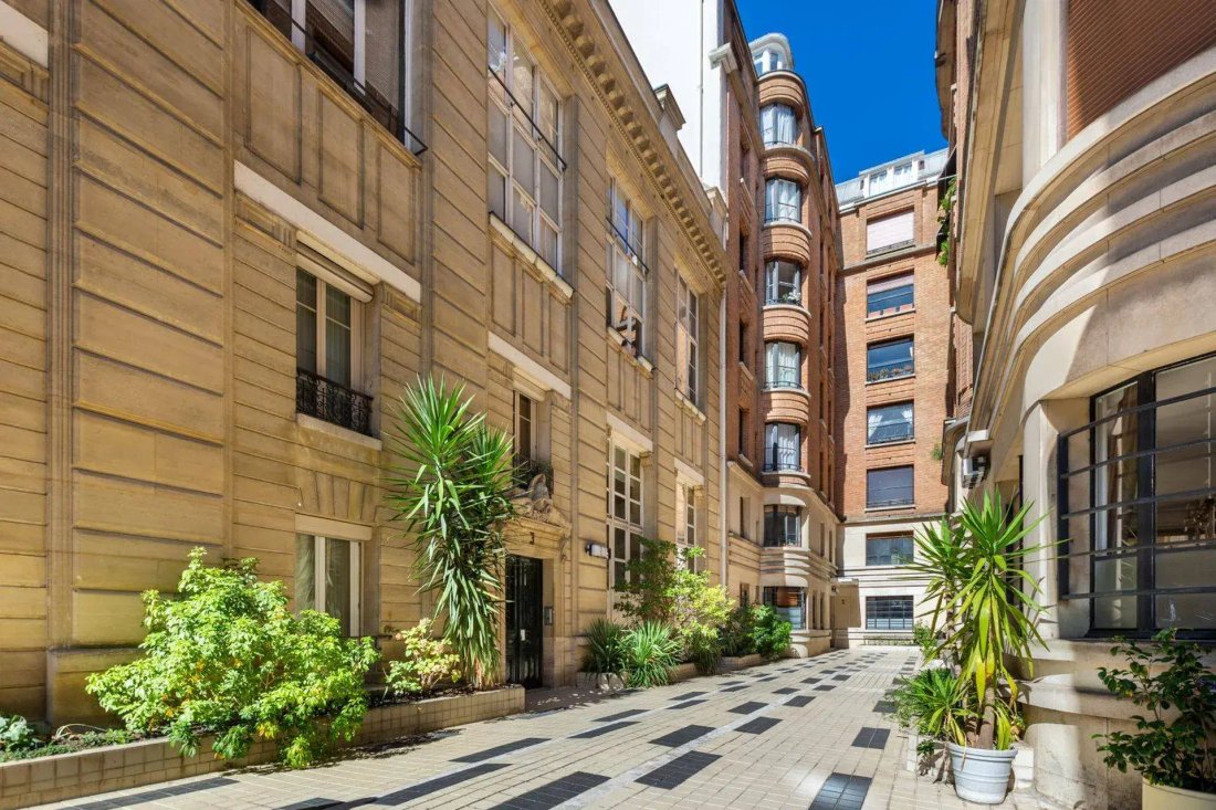Apartment in La Fourche-Guy Môquet, Paris 17e Arrondissement, Paris 1 - 17373374