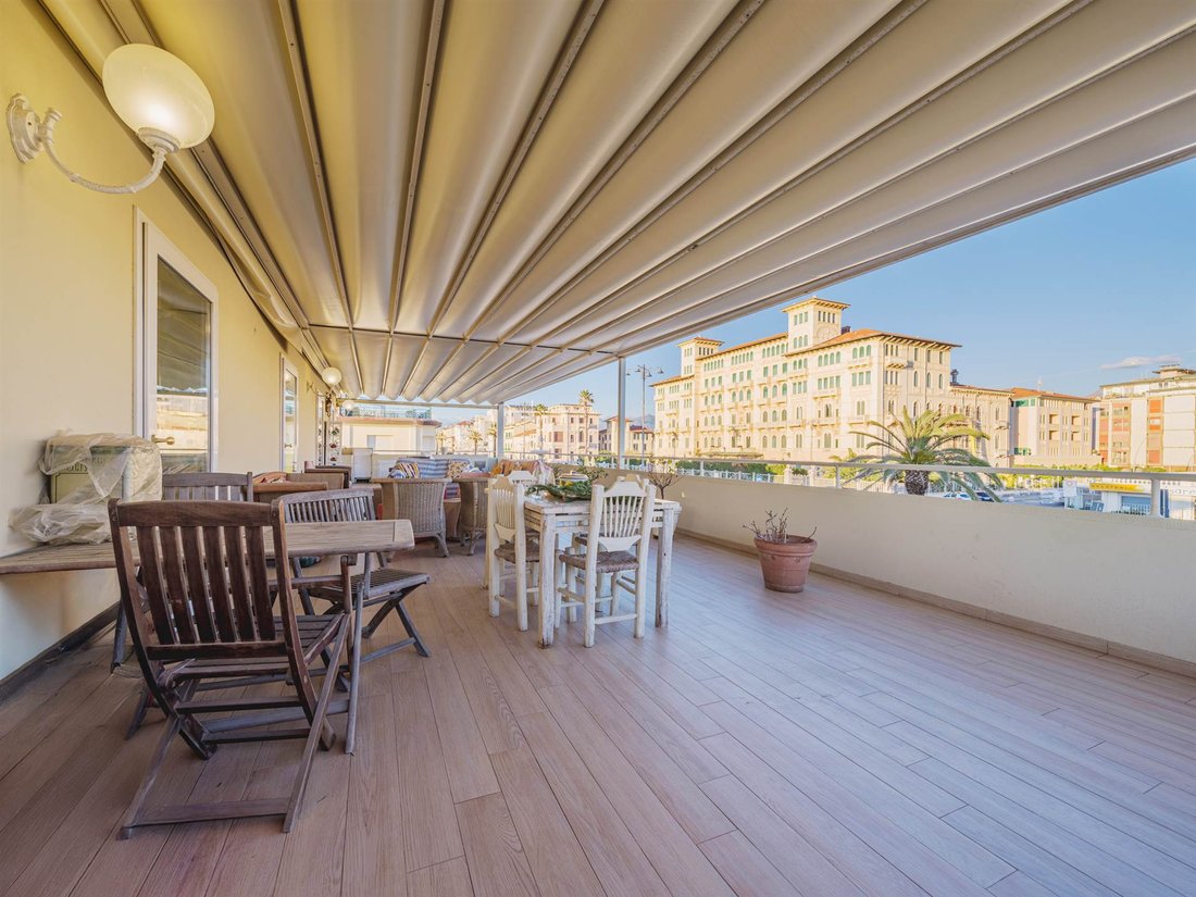 Penthouse in Lungomare, Viareggio, Tuscany 1 - 17372475