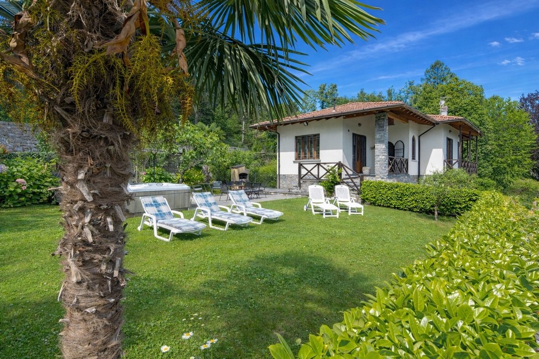 Villa a Menaggio, Lombardia, Italia 2 - 17372474