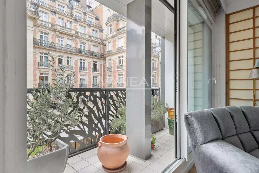 Apartment in Saint Philippe du Roule, Paris 8e Arrondissement, Paris 2 - 17373418