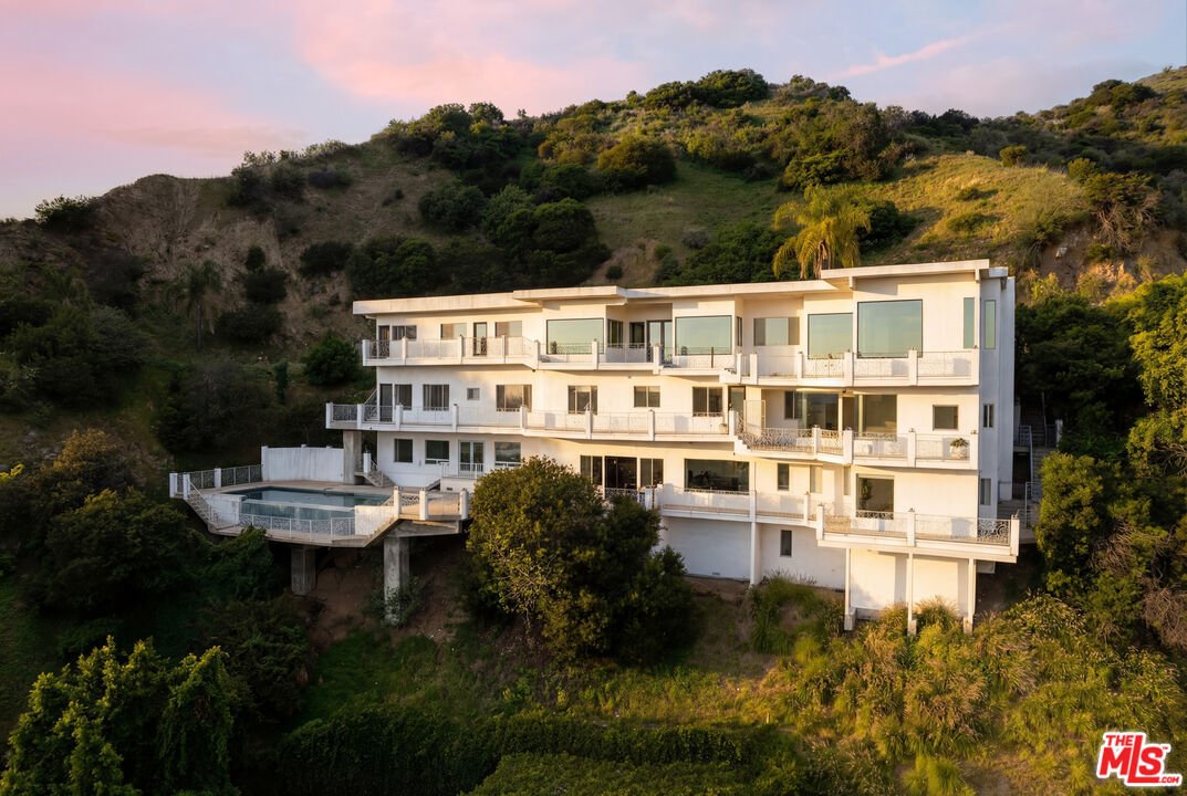 House in Los Angeles, California, United States 1 - 17374358