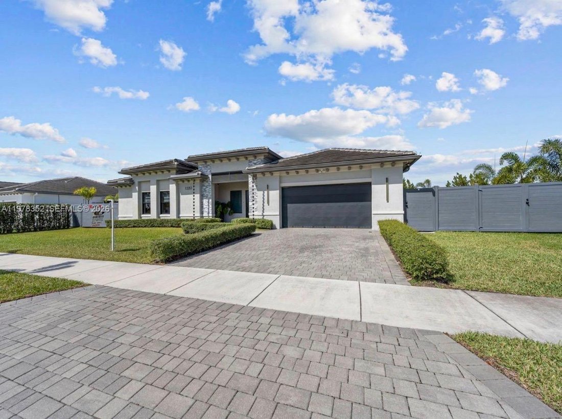 House in Miami, Florida, United States 2 - 17372701