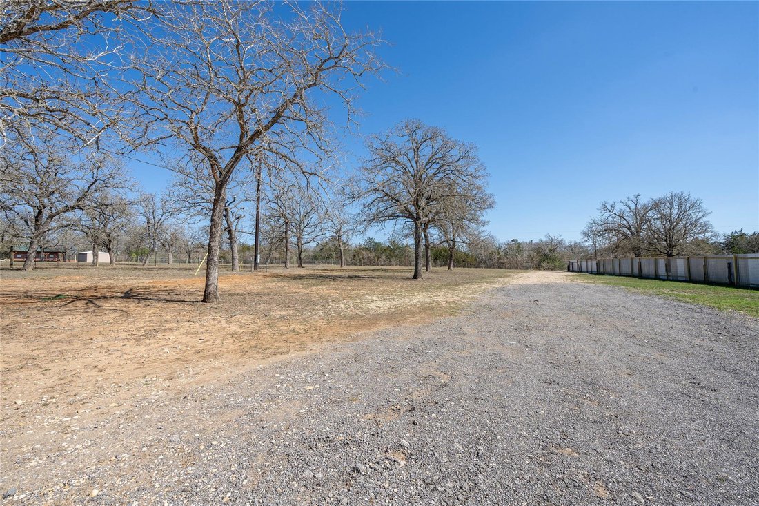 House in Dale, Texas, United States 3 - 17372581