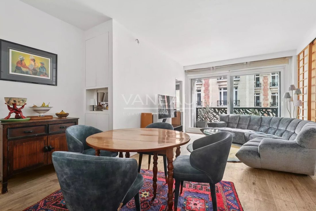 Apartment in Saint Philippe du Roule, Paris 8e Arrondissement, Paris 3 - 17373418