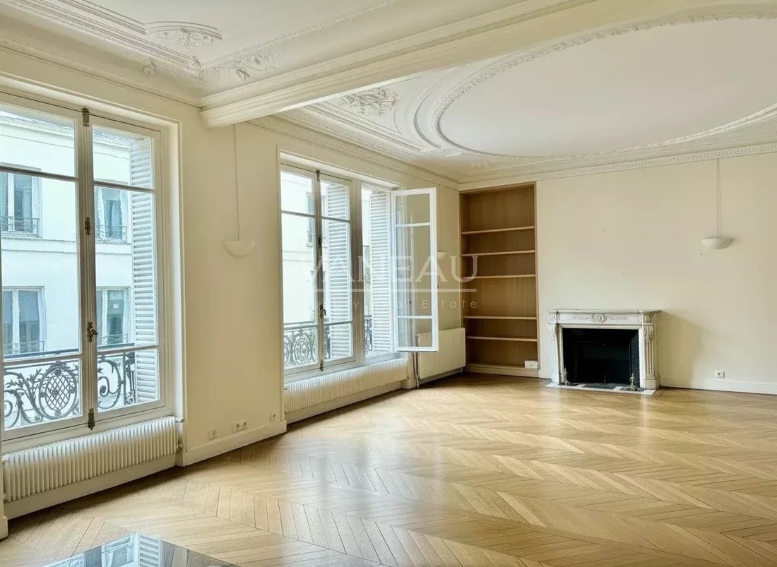 Apartment in Saint Philippe du Roule, Paris 8e Arrondissement, Paris 2 - 17373400