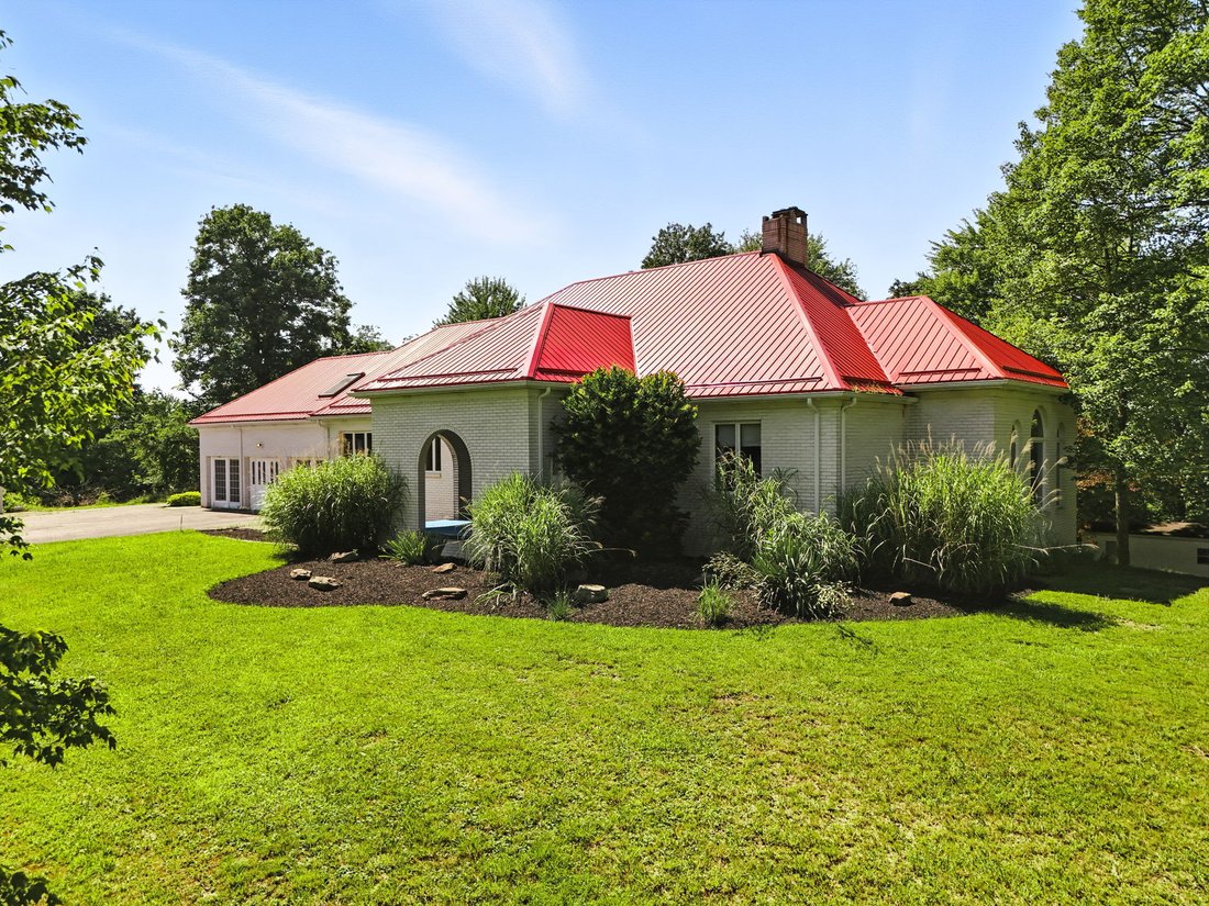 House in Burgettstown, Pennsylvania, United States 1 - 17374761