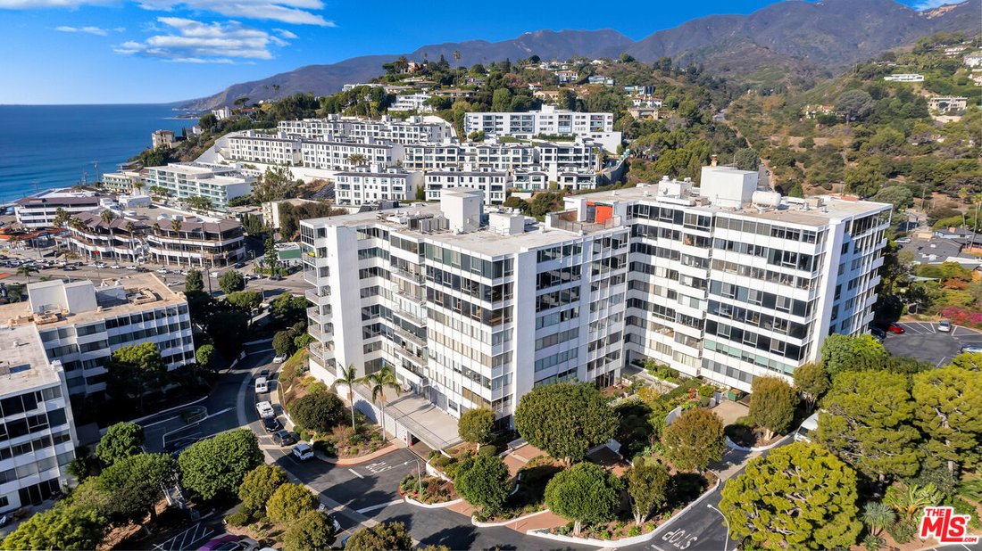 Condo in Los Angeles, California, United States 4 - 17374196