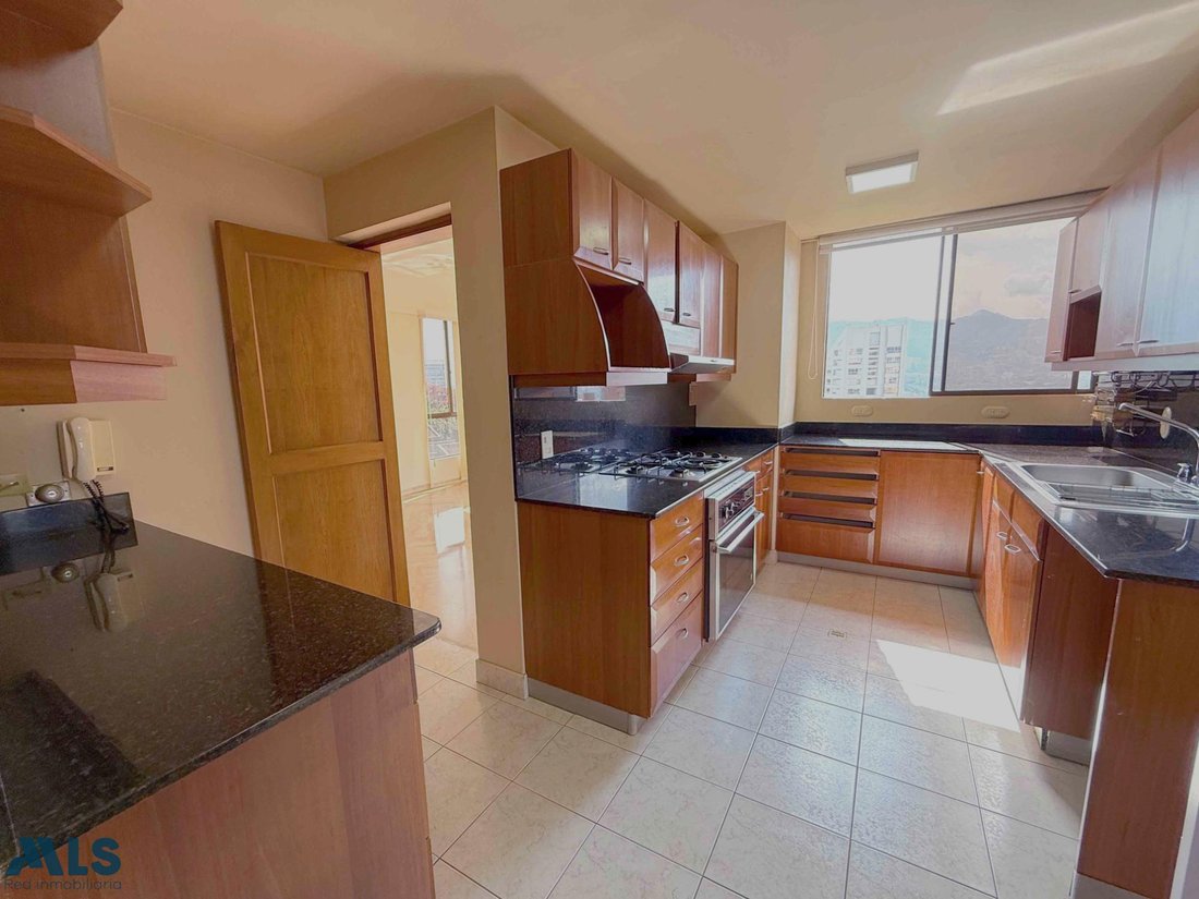 Apartment in Medellín, Antioquia, Colombia 4 - 17373665