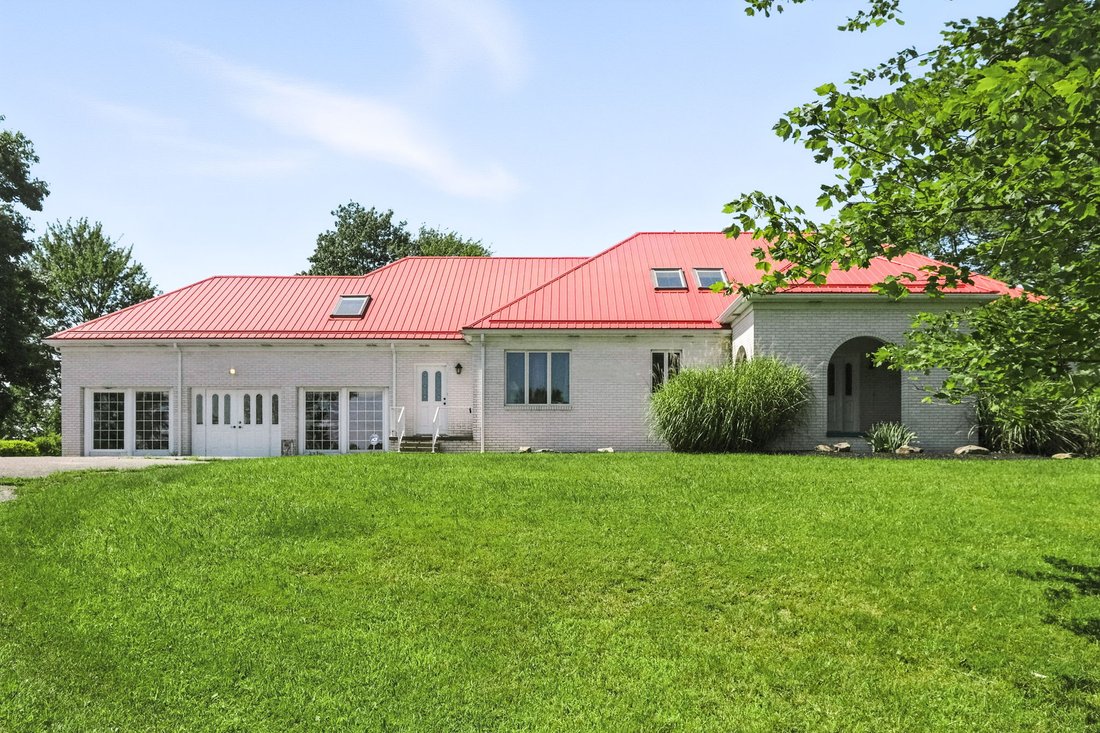 House in Burgettstown, Pennsylvania, United States 2 - 17374761