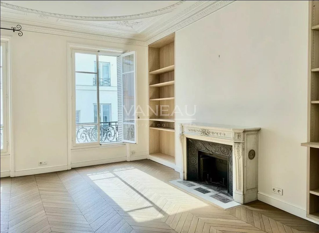 Apartment in Saint Philippe du Roule, Paris 8e Arrondissement, Paris 4 - 17373400