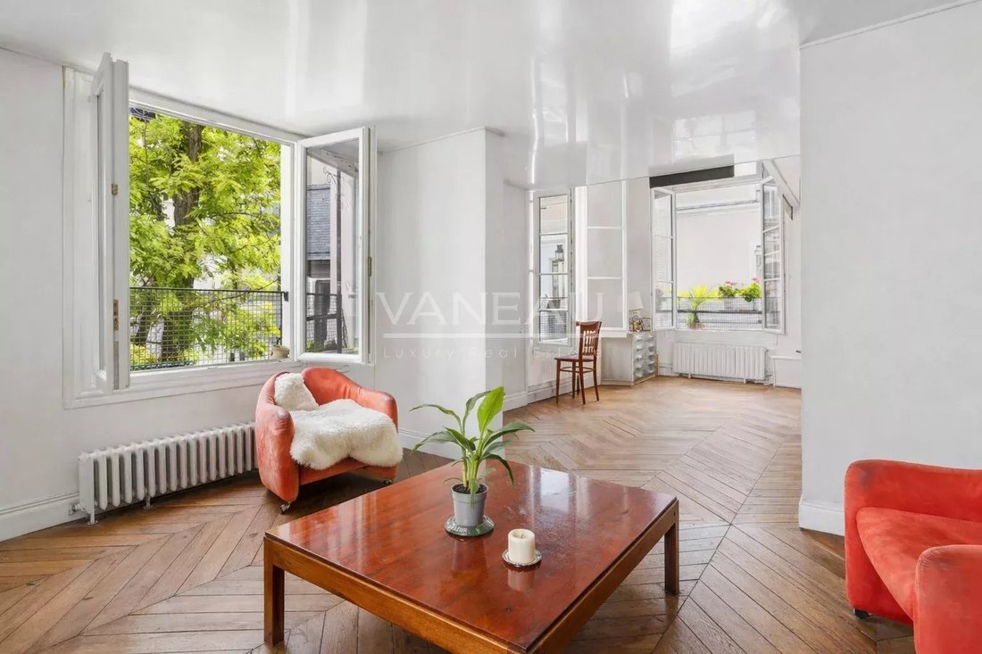 Apartment in Triangle d'Or, Paris 8e Arrondissement, Paris 1 - 17373393