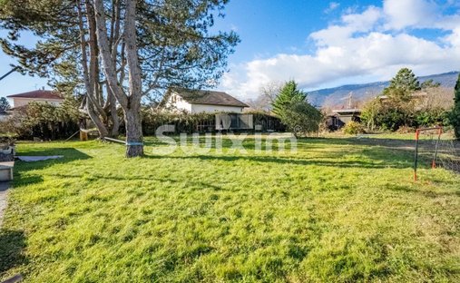 Land in Ouest, Saint-Genis-Pouilly, France 1