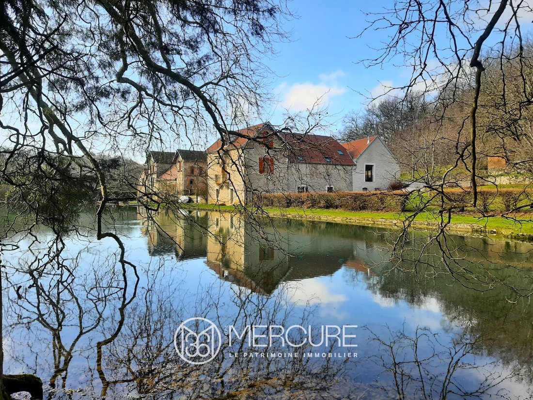 Estate in Venarey-les-Laumes, Bourgogne – Franche-Comté, France 1 - 17372559