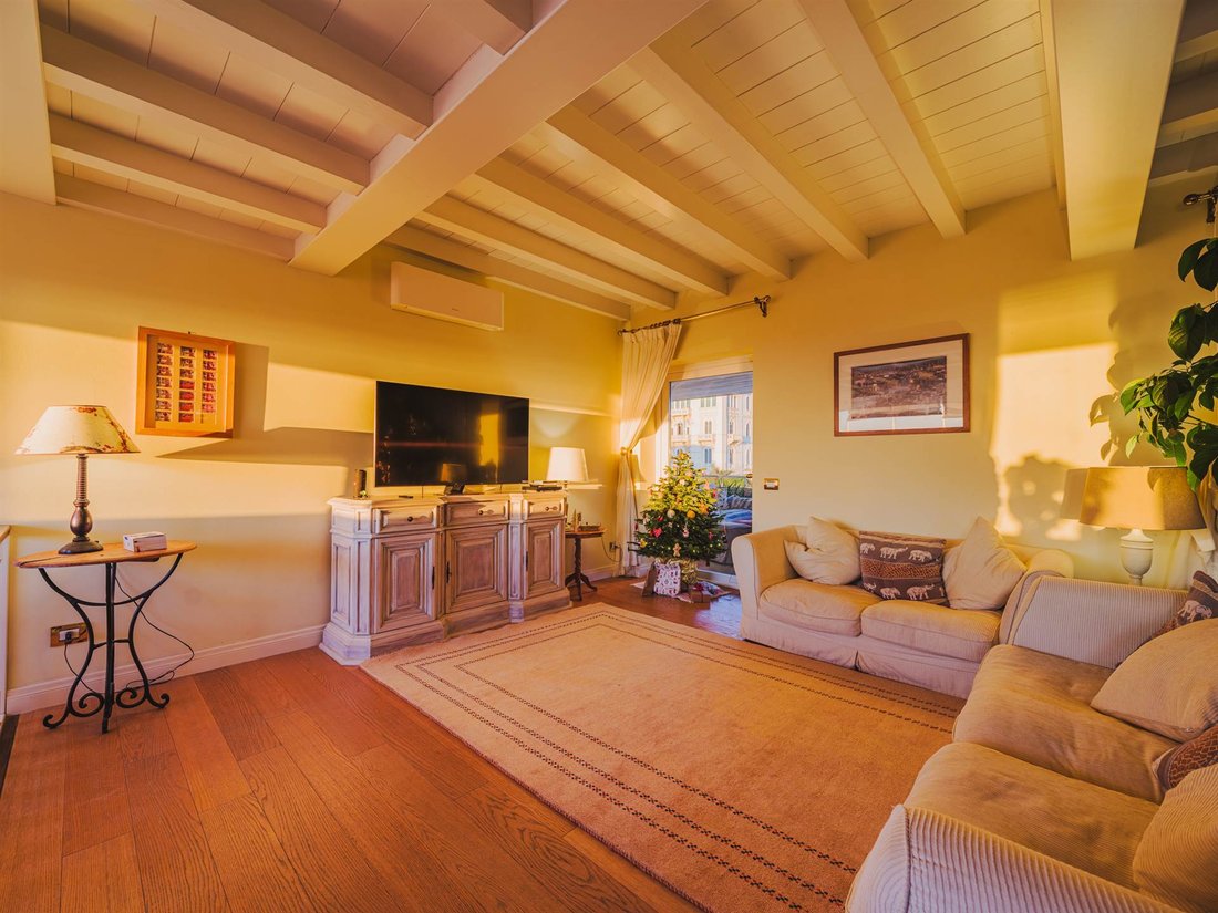 Penthouse in Lungomare, Viareggio, Tuscany 3 - 17372475