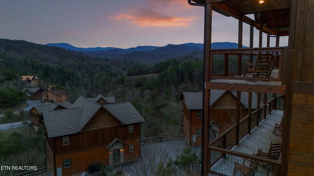 House in Sevierville, Tennessee, United States 2 - 17376352