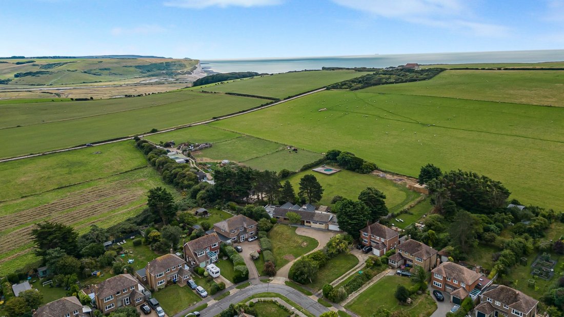 Bungalow in Players Field, Seaford, England 2 - 17375912