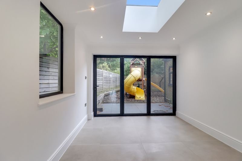 House in Windlesham, England 4 - 17375367