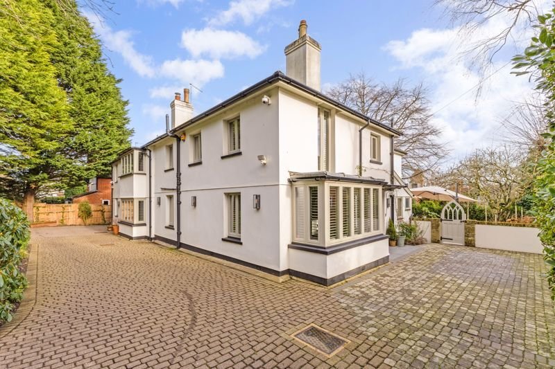 House in Sunningdale, England 4 - 17375911