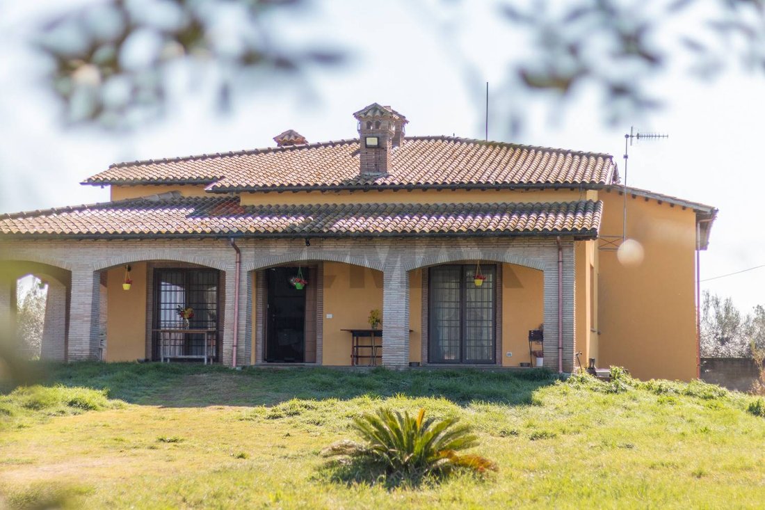 Villa in Montalto di Castro, Lazio, Italy 2 - 17377746
