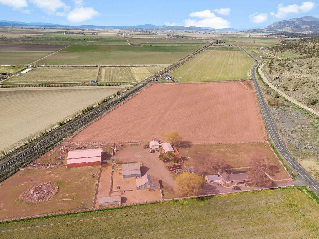 Farm Ranch in Merrill, Oregon, United States 3 - 17376414