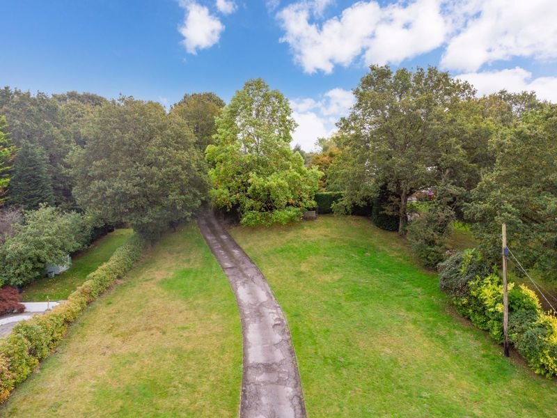 House in Windlesham, England 5 - 17375396