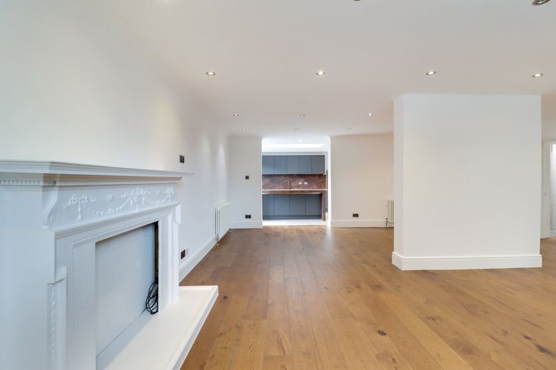 House in Windlesham, England 2 - 17375367