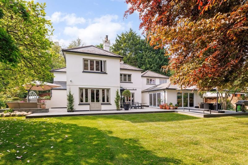House in Sunningdale, England 2 - 17375911