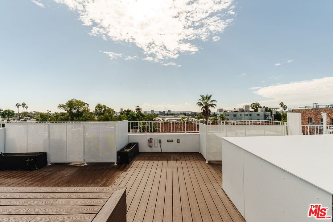 Condo in Los Angeles, California, United States 1 - 16701047
