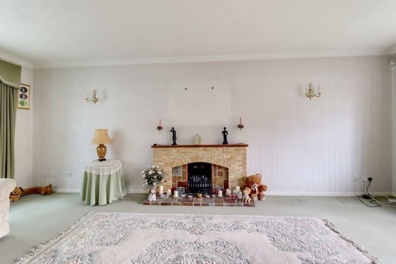 House in Windlesham, England 5 - 17375856