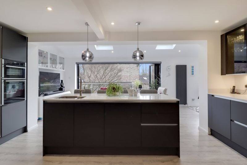 House in Windlesham, England 3 - 17375743