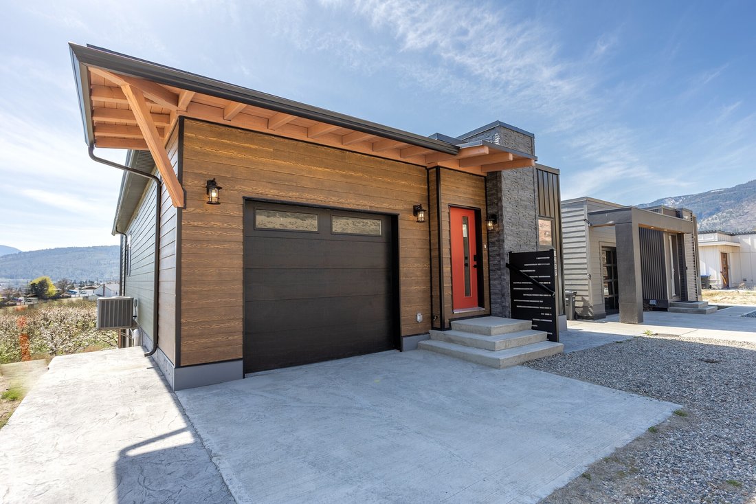 House in Oliver, British Columbia, Canada 1 - 17374844
