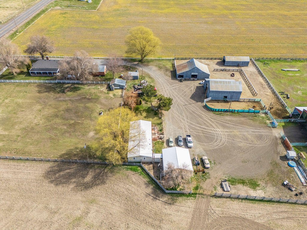 House in Merrill, Oregon, United States 1 - 17376350