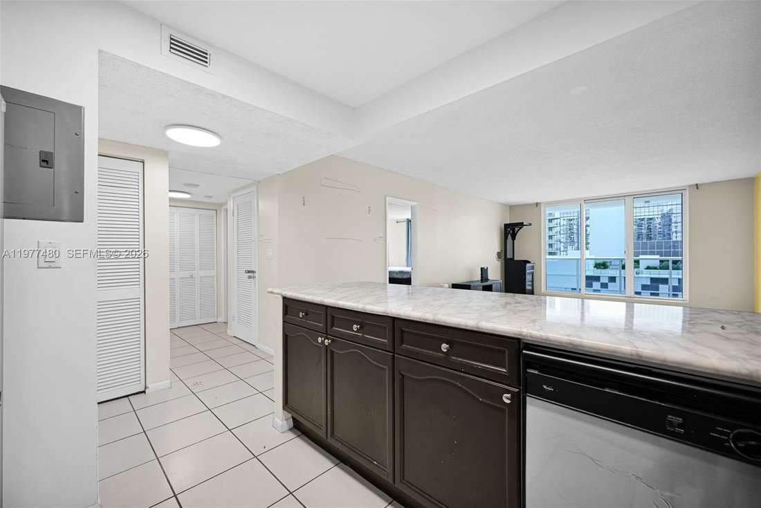 Condo in Miami Beach, Florida, United States 5 - 17350342