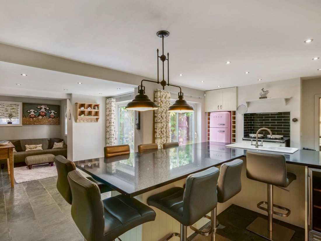 House in Lymington, England 5 - 17375536