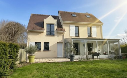 House in Vauhallan, Ile-de-France, France 1