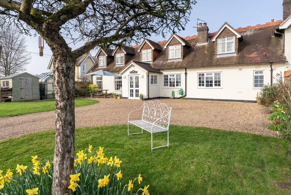 House in Newdigate, England 3 - 16941606
