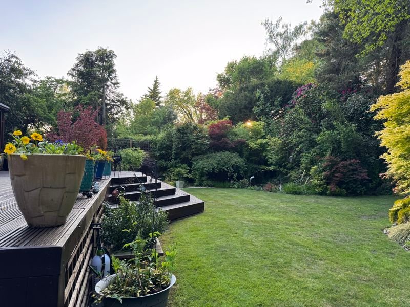 House in Frimley Green, Surrey Heath, England 4 - 17375704