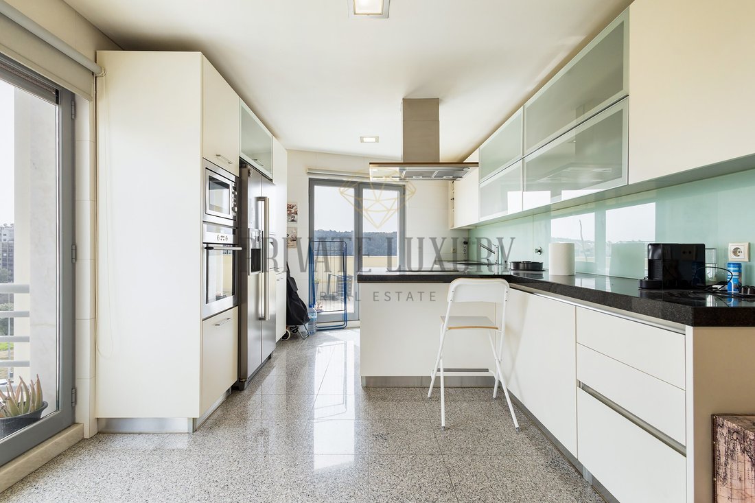 Apartment in Sao Domingos de Benfica, Lisbon, Portugal 5 - 17377386