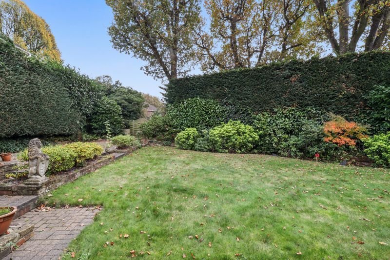 House in Windlesham, England 3 - 17375856