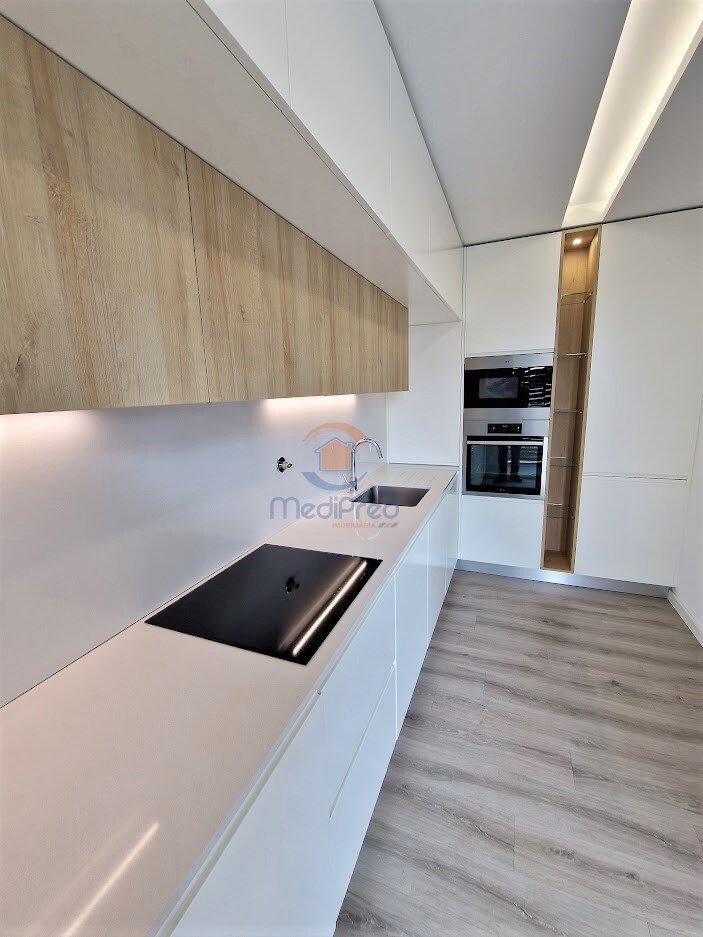 Apartment in Santo António dos Cavaleiros, Lisbon, Portugal 4 - 17377384