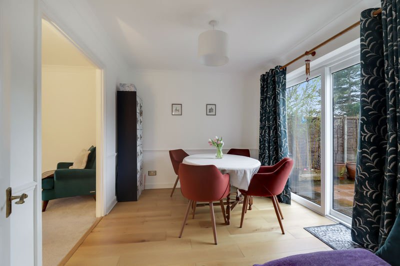 House in Windlesham, England 4 - 17375772