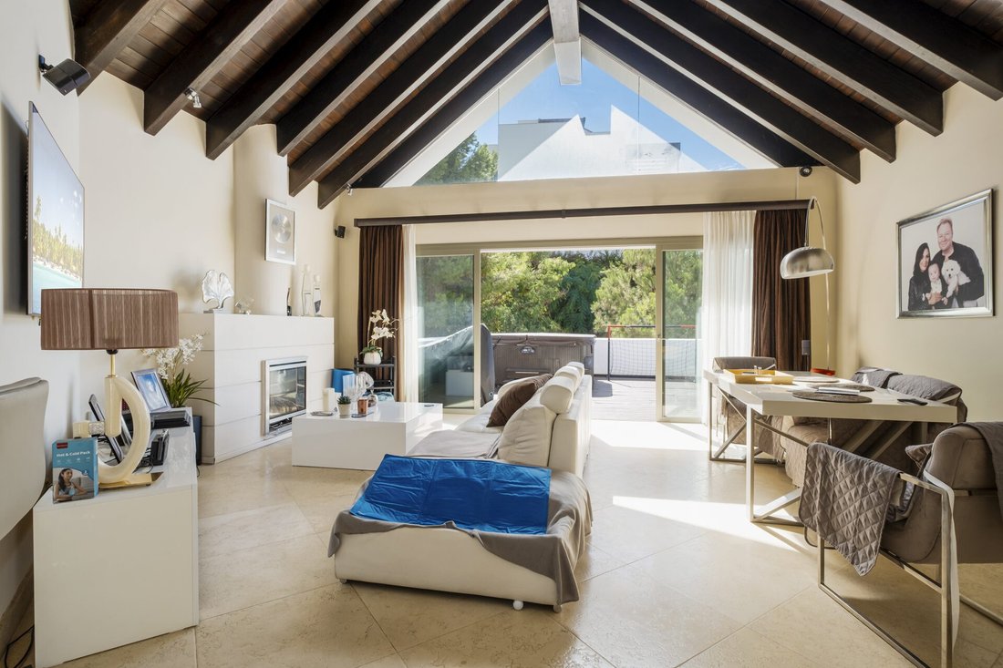 Penthouse in Benahavis, Andalusia, Spain 5 - 17378649