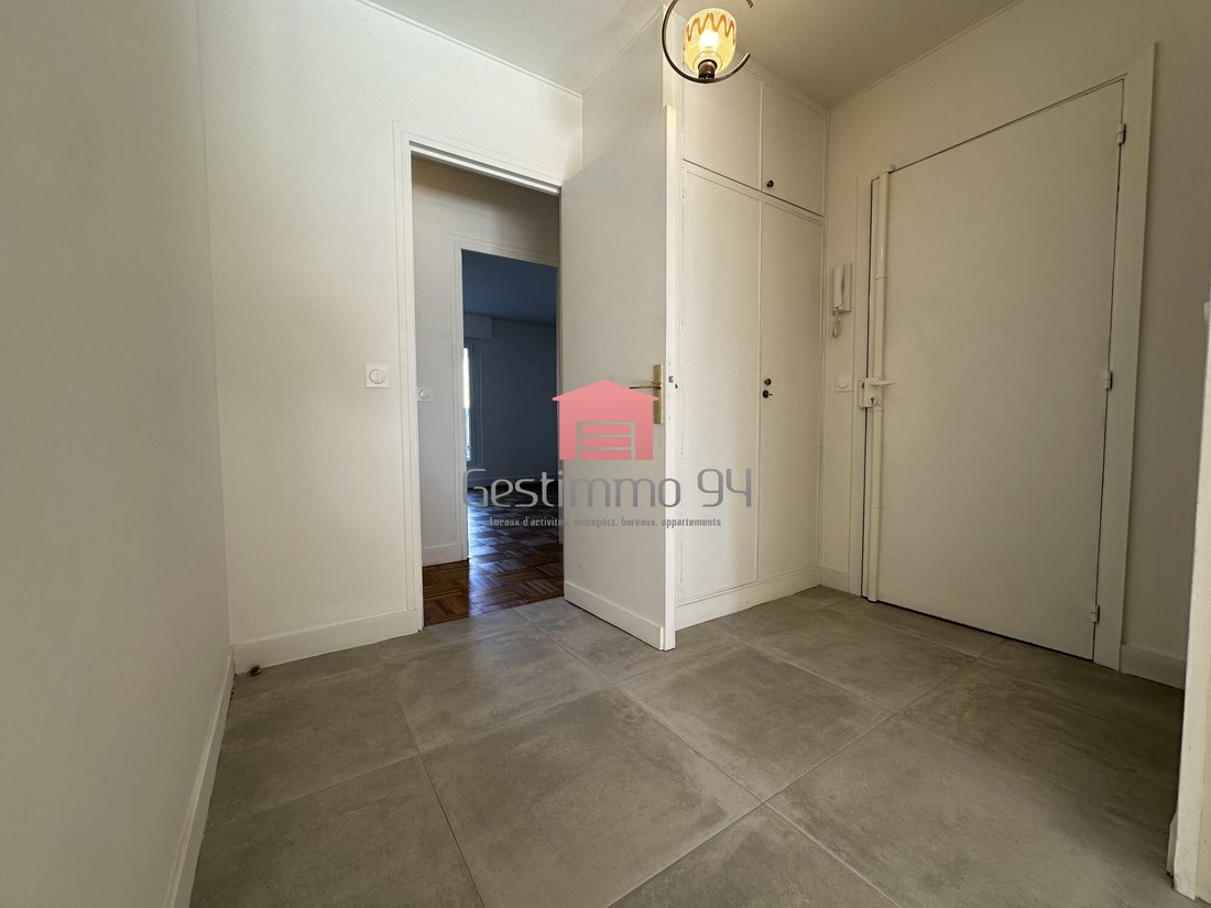 Apartment in Fontenay-sous-Bois, Ile-de-France, France 4 - 17378009