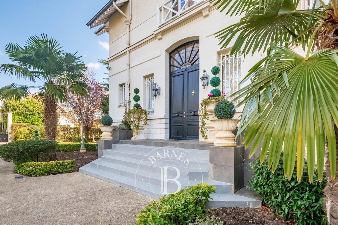 Estate in Vieux Croissy, Croissy-sur-Seine, France 3 - 14132415