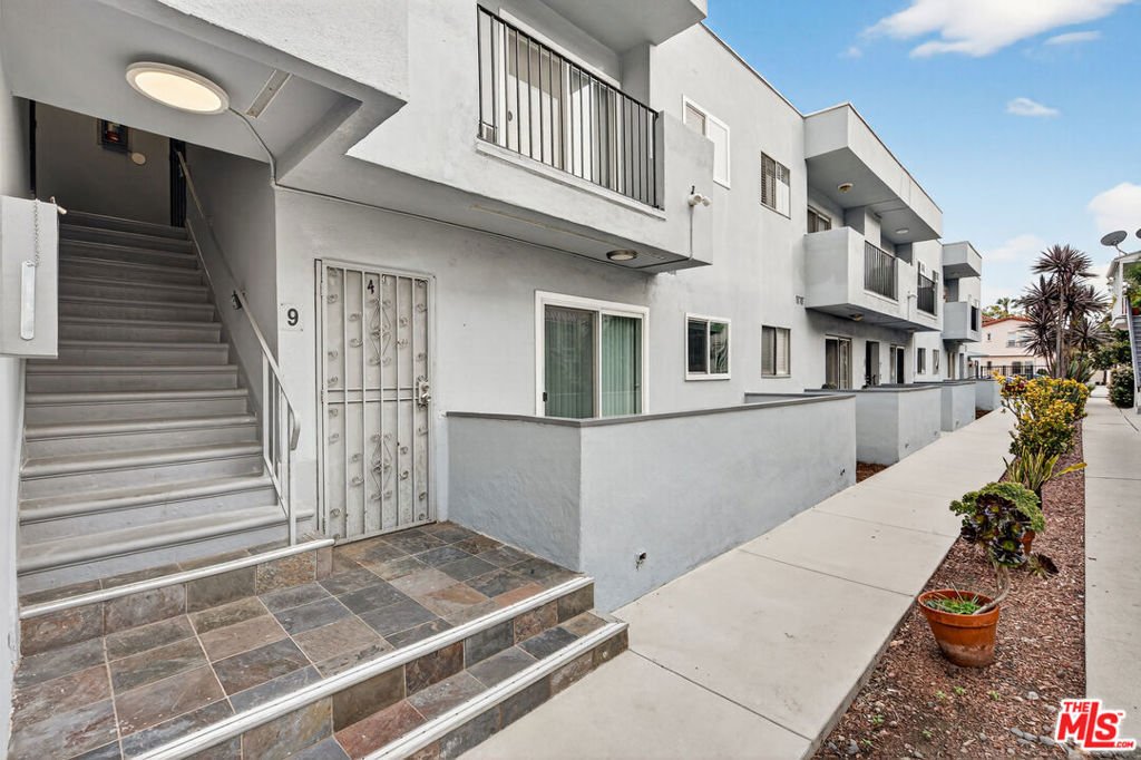 Los Angeles, California, United States 2 - 17375676