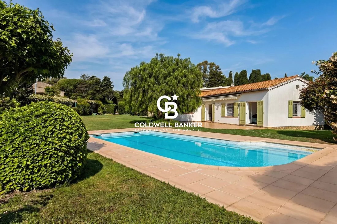 Villa in Antibes, Provence-Alpes-Côte d'Azur, France 4 - 17376302