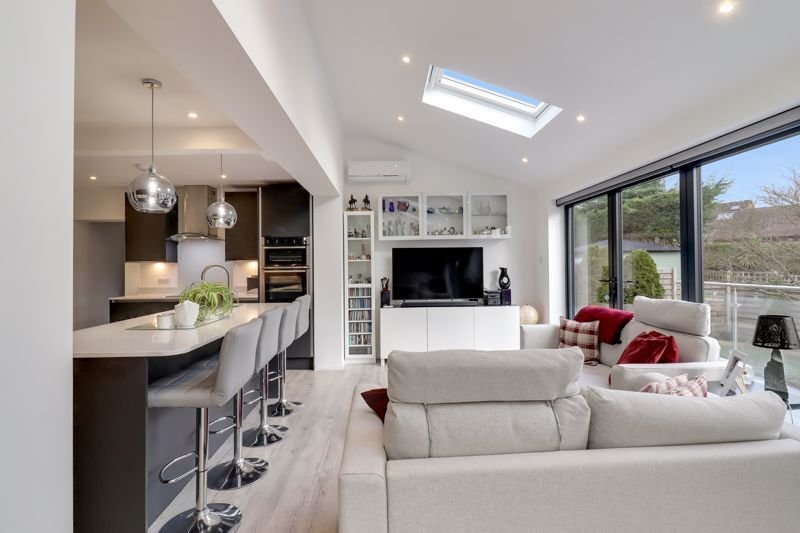 House in Windlesham, England 4 - 17375743
