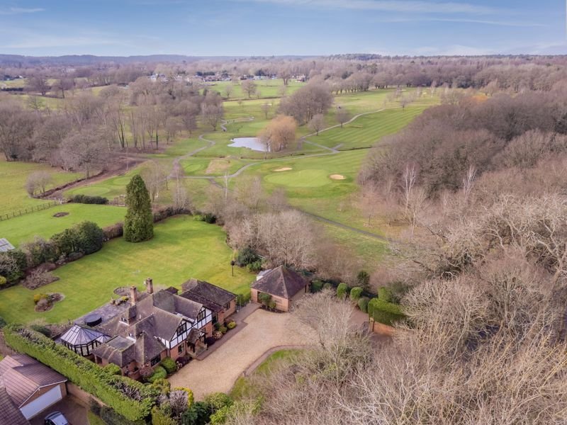 House in Windlesham, England 1 - 17375797